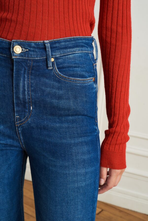 Flared jeans stretch
