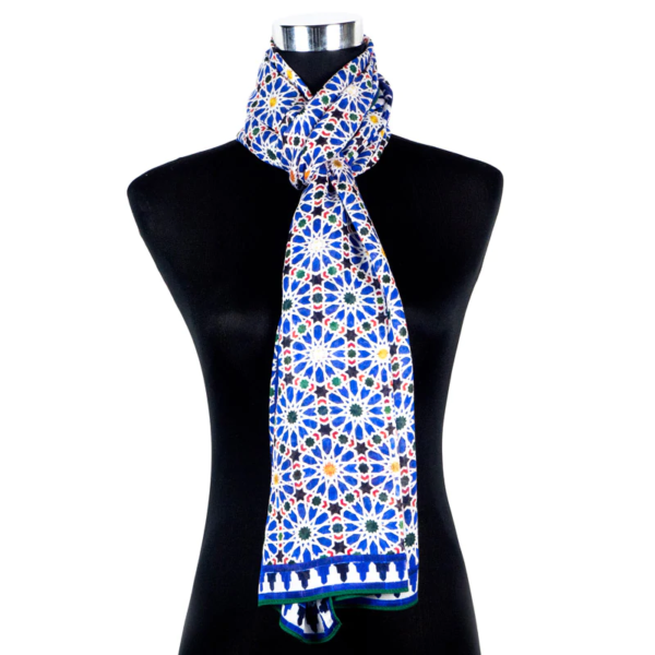 blauwe zijden sjaal