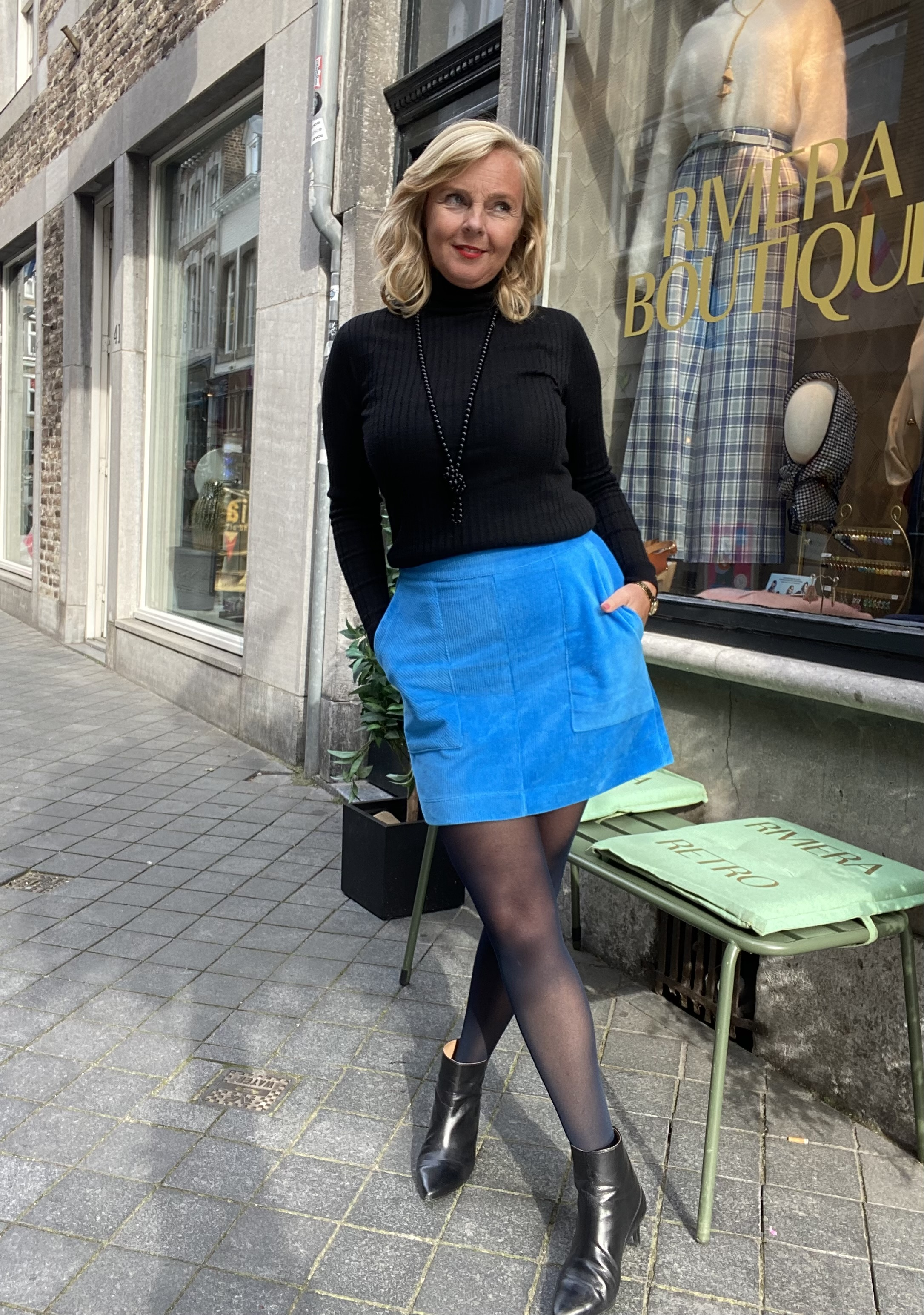 miniskirt velvet blue